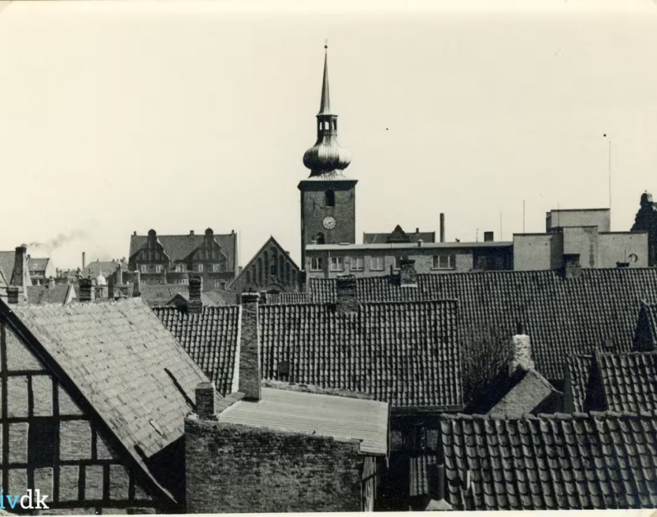 Arkiv.dk. Over the rooftops of the city seen from K.F.U.M